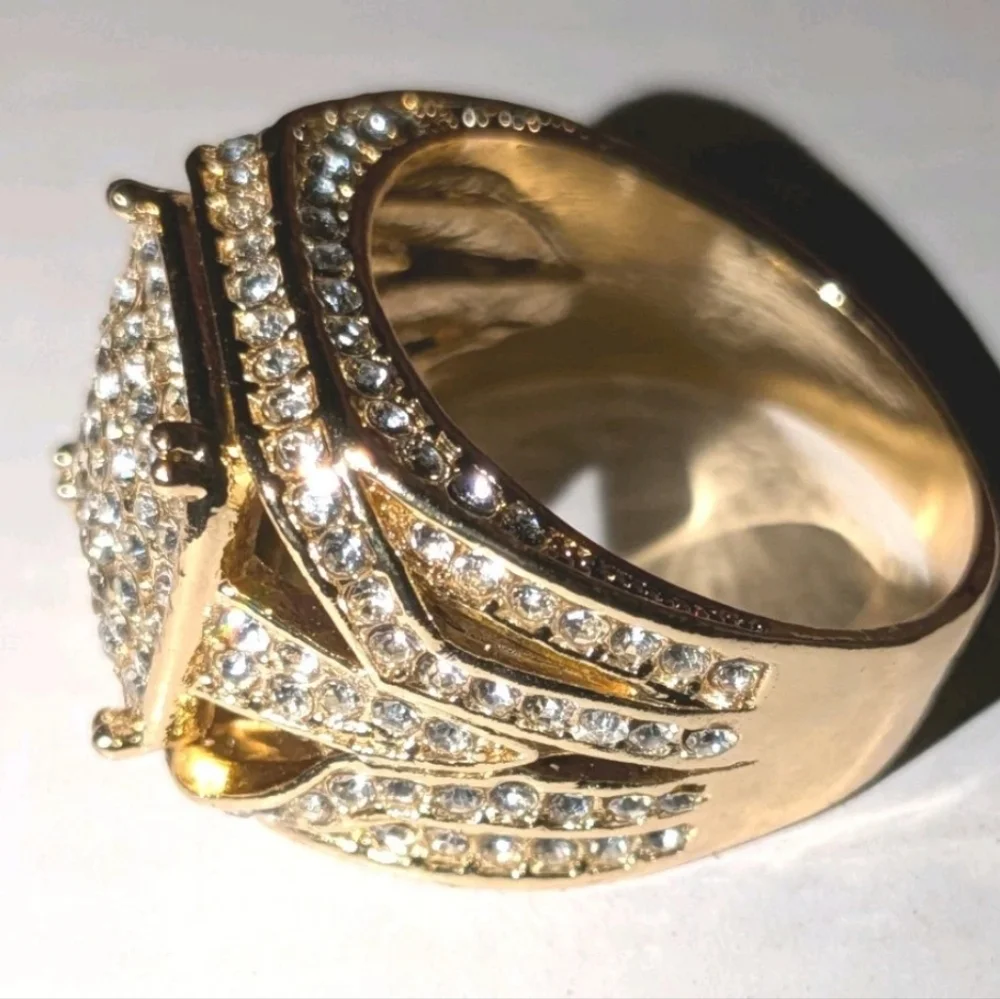 Gold and Silver Diamond Pavé Rings with Intricate Designs